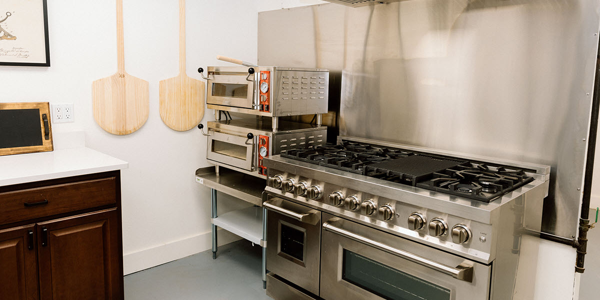 Lodge - Kitchen Ovens Slide